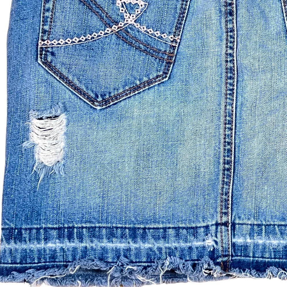 DKNY JEANS Women’s Denim Jeans Distressed Mini Skirt Fly Front Size 4
